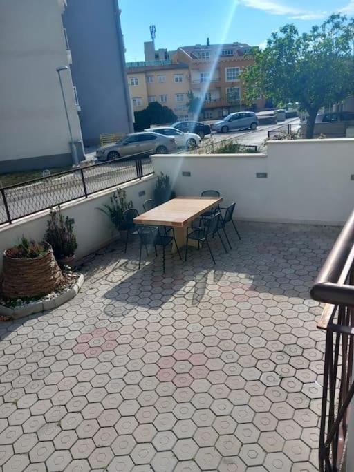 Apartment Dora-100M From The Central Beach Makarska Exterior foto