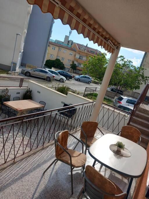 Apartment Dora-100M From The Central Beach Makarska Exterior foto
